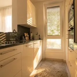 Charmante Balkonwohnung - 2-Zimmer - Blick ins Grüne - Foto 2