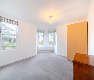 3 bedroom flat to rent - Photo 6