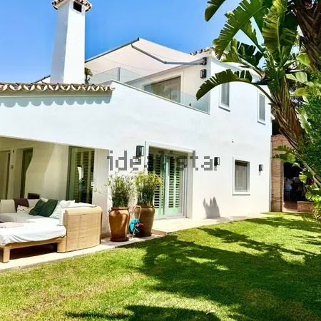 Alquiler de casa o chalet independiente en Calle Fuente del Espanto - Photo 1