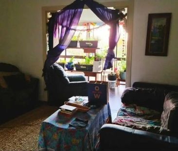 Holland Park West - Photo 1