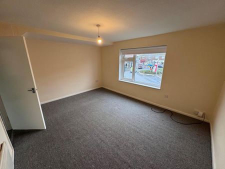 2 bedroom maisonette to rent - Photo 3