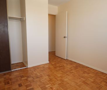 For Lease - 33 Central Parkway Unit# 504, Mississauga, Ontario - Photo 3