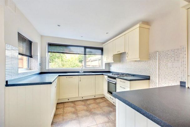 3 bedroom semi-detached house to rent - Photo 1