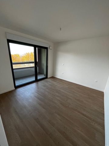 Location Appartement 2 pièces 45m² ST DENIS 93200 - Photo 2