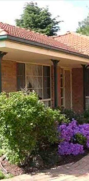 Cranbourne - Photo 2