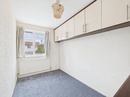 3 bedroom semi-detached house to rent - Photo 4