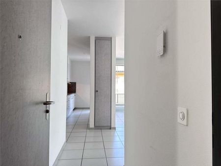 Lugano - bright and spacious 2.5 room apartment in the lake area - Photo 2