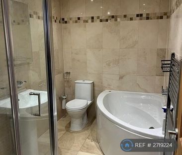 5 bedroom detached house to rent - Photo 2