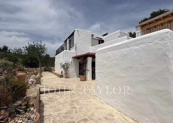 Cala Llonga, Balearic Islands 07849