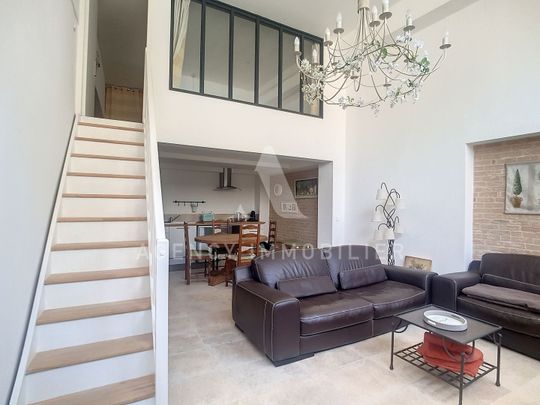 T2 MEUBLÉ // CENTRE DE CHATEAURENARD, - Photo 1