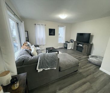 Bright 2-Bedroom Rental | 92 Frederick Ave, Fairview | Large Deck, ... - Photo 4