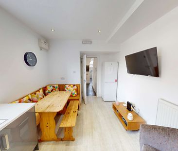 Folly Lane Room 4 - Photo 2