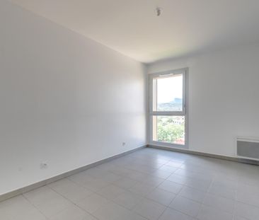 location Appartement F3 DE 64.04m² À NICE - Photo 5