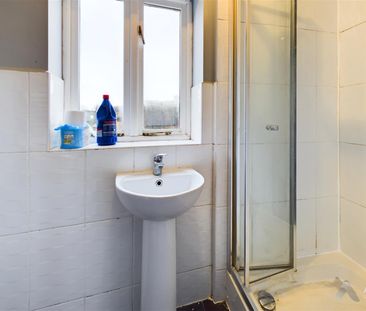 Market Place, Uttoxeter ST14 8HP - Photo 4