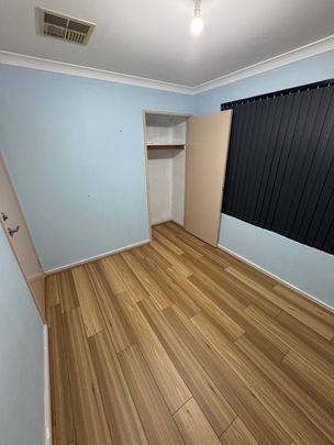 Ellenbrook - Photo 1
