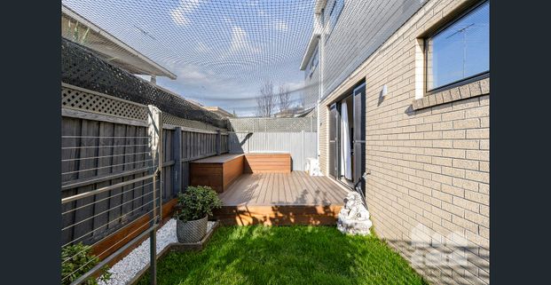 Modern, Lightfilled, Low Maintenance Living - Photo 1