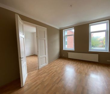 Moderne 4-Zimmer-Wohnung mit großem Balkon in zentraler Lage! - Photo 1