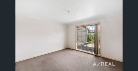 Cozy Three-Bedroom Rental: Ideal for First-Timers or Small Families! - Photo 5