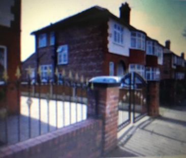 Room in a Shared House, Coleridge Road, M16 - Photo 4