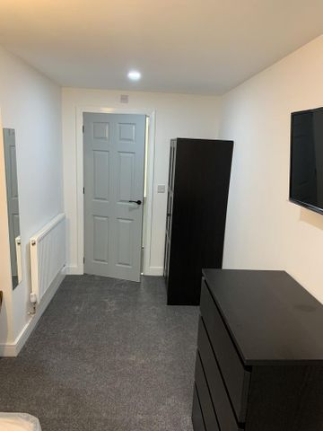 5 bedroom apartment to rent - Photo 4