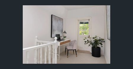 Renovated Sandstone Cottage in Sought-After Queens Park - Photo 5