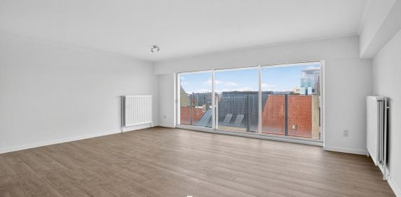 Appartement te huur in Roeselare voor € 900 met 2 slaapkamers - foto 2