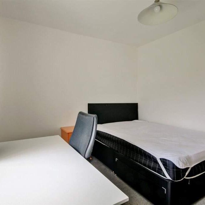 4 bedroom private hall to rent - Photo 1