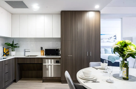 Executive rentals, tailored for professionals seeking space, style & security, Fully furnished! - Photo 4