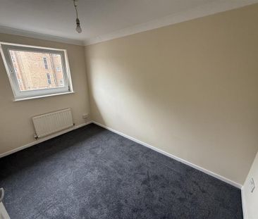 4 bedroom terraced house to rent - Photo 4