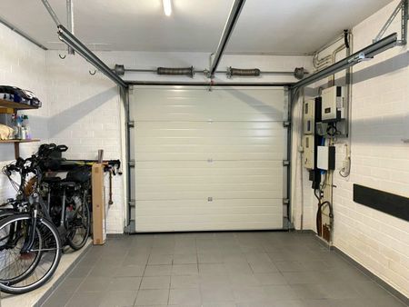 CHARMANTE WONING MET PRACHTIGE TUIN EN GARAGE IN LOTENHULLE - Photo 5