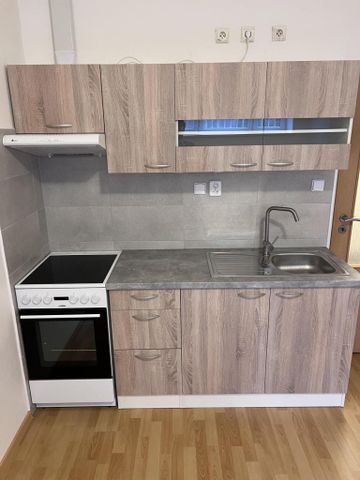 Pronájem bytu 1+kk 30 m2 - Fotografie 2