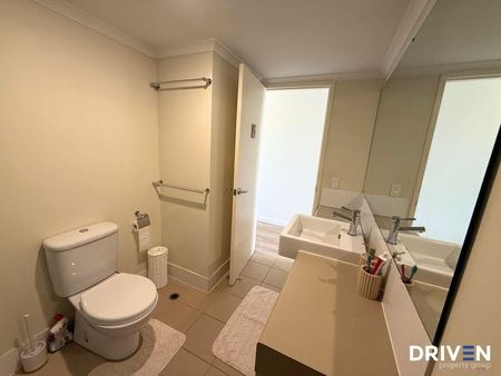 Fully Furnished & Equipped 1-Bedroom Apartment in the Heart of East Victoria Park - Photo 2