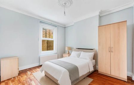 4 bed semi-detached to rent - Photo 4