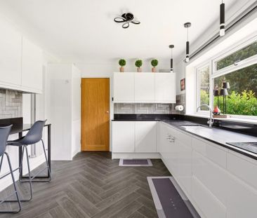 4 bedroom detached house to rent - Photo 4