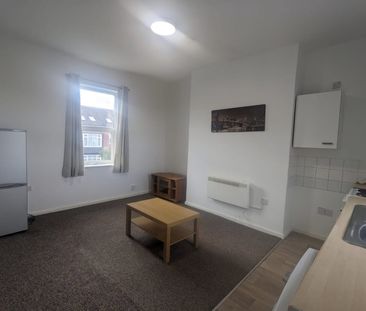1 Bed Flat, Clough Road, S61 - Photo 3