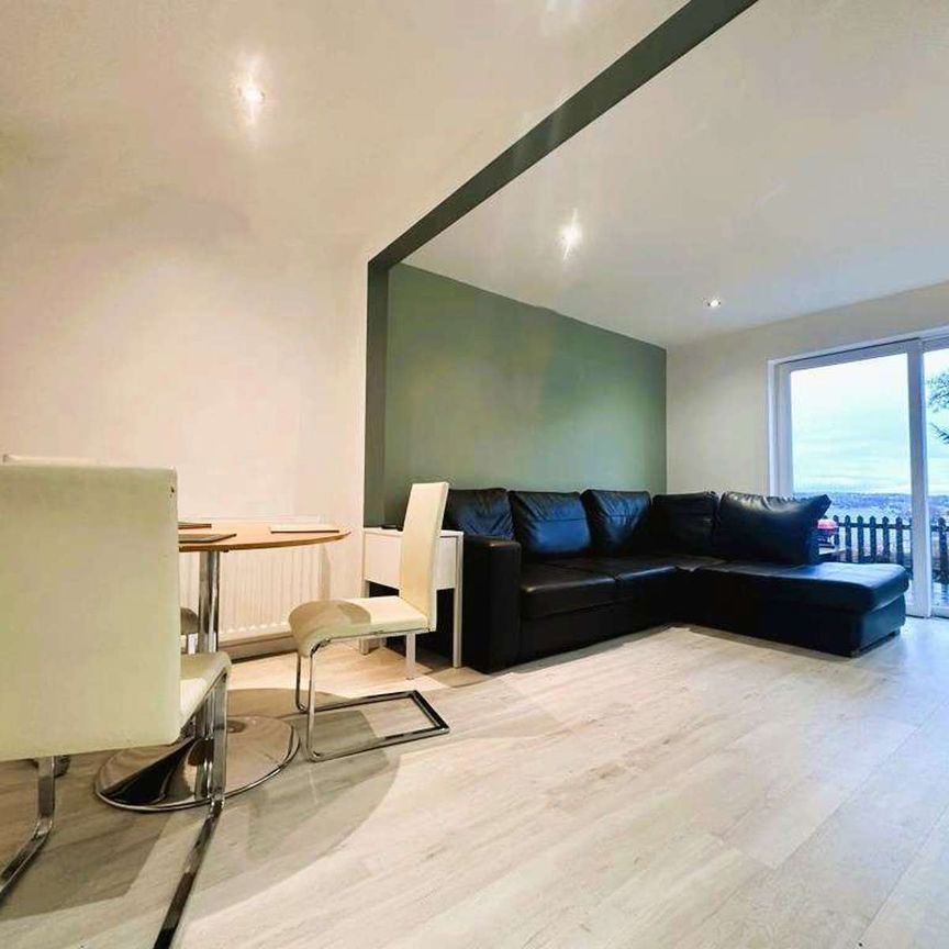 🤸‍♂️ Plenty of Living Space Inside And Out! Amazing Kitchen And Garden Space, Great For Socialising Or Just Unwinding After A Long Day 🤸‍♂️ Room 7 - Photo 1