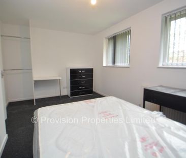 4 bedroom terraced house to rent - Photo 4