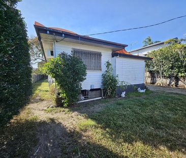 244 Spence Street, Bungalow, Qld 4870 - Photo 5