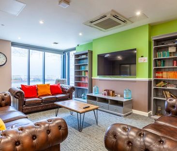 Large Studio - Photo 4