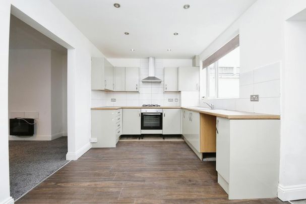 3 bedroom terraced house to rent - Photo 1