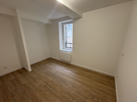 Location Appartement 2 pièces 44m² LEZIGNAN CORBIERES 11200 - Photo 2