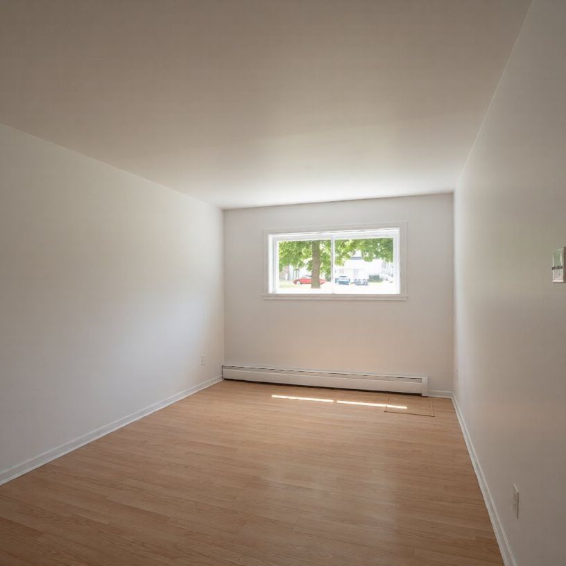 1 Bedroom - 45 Boulevard Fortin, Granby - Photo 1