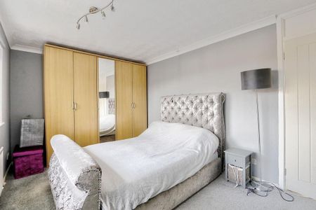 2 bedroom end of terrace house to rent - Photo 5