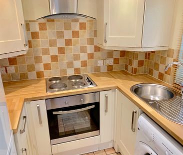 Chelveston Crescent, Southampton - Photo 4