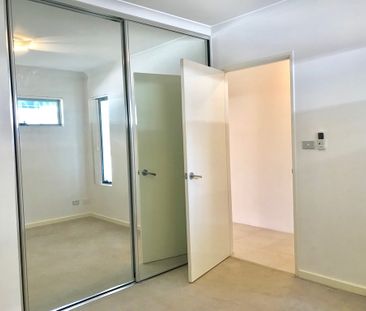 SPACIOUS 1 BEDROOM APARTMENT - Photo 4