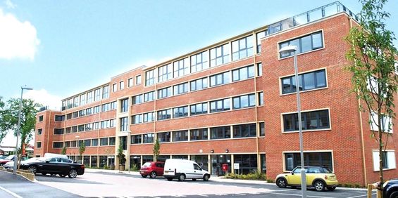 Wessex Court, Farnborough Wessex Court, Farnborough - Photo 3