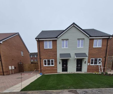 3 bedroom semi-detached house to rent - Photo 2