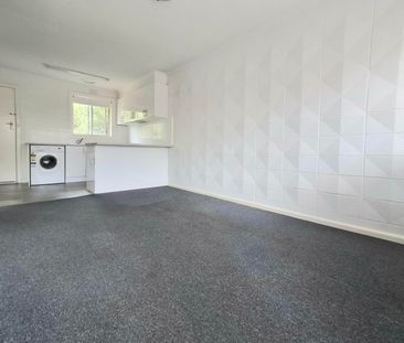 Prime Location: Delightful 1-Bedroom Retreat - Photo 2