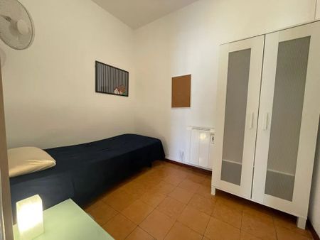 Travessera de Gràcia, Barcelona, Catalonia 08012 - Photo 2