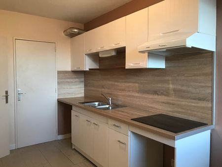 Location Appartement 3 pièces 62m² RIORGES 42153 - Photo 4